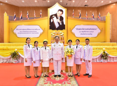 พิธีวางพานพุ่มดอกไม้สดเนื่องในวันพระบิดาแห่งฝนหลวง ประจำปี ... พารามิเตอร์รูปภาพ 2