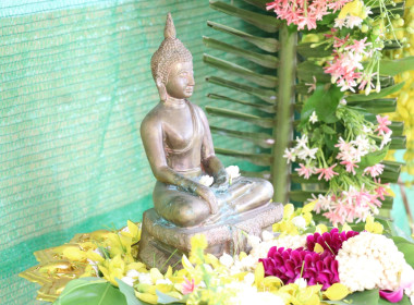 กิจกรรมสืบสานประเพณีสงกรานต์และรดน้ำขอพรผู้สูงอายุ พารามิเตอร์รูปภาพ 23