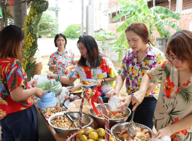 กิจกรรมสืบสานประเพณีสงกรานต์และรดน้ำขอพรผู้สูงอายุ พารามิเตอร์รูปภาพ 26