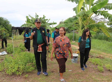 ร่วมตรวจประเมินกับคณะอนุกรรมการตรวจประเมินพิจารณาคัดเลือกสหกรณ์และกลุ่มเกษตรกรต้นแบบที่น้อมนำหลักปรัชญาของเศรษฐกิจพอเพียงไปประยุกต์ใช้ในการดำเนินงาน ... พารามิเตอร์รูปภาพ 15