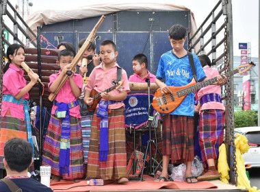 ร่วมพิธีเปิดงานแห่เทียนพรรษา ... พารามิเตอร์รูปภาพ 3