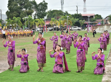 ร่วมพิธีเปิดงานแห่เทียนพรรษา ... พารามิเตอร์รูปภาพ 9