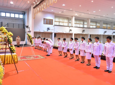 ร่วมพิธีวางพวงมาลาและถวายราชสดุดี เนื่องในวันนวมินทรมหาราช พารามิเตอร์รูปภาพ 4
