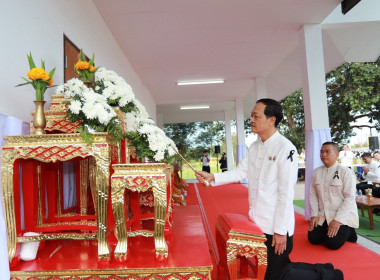 ร่วมกิจกรรมตักบาตรริมอ่างเพื่อถวายเป็นพระราชกุศลแด่สมเด็จพระนางเจ้าสิริกิติ์ พระบรมราชินีนาถ พระบรมราชชนนีพันปีหลวง ในงานประเพณีลอยกระทง ประจำปี 2568 ... พารามิเตอร์รูปภาพ 1