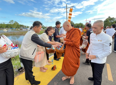 ร่วมกิจกรรมตักบาตรริมอ่างเพื่อถวายเป็นพระราชกุศลแด่สมเด็จพระนางเจ้าสิริกิติ์ พระบรมราชินีนาถ พระบรมราชชนนีพันปีหลวง ในงานประเพณีลอยกระทง ประจำปี 2568 ... พารามิเตอร์รูปภาพ 5