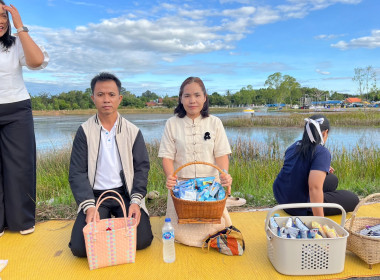 ร่วมกิจกรรมตักบาตรริมอ่างเพื่อถวายเป็นพระราชกุศลแด่สมเด็จพระนางเจ้าสิริกิติ์ พระบรมราชินีนาถ พระบรมราชชนนีพันปีหลวง ในงานประเพณีลอยกระทง ประจำปี 2568 ... พารามิเตอร์รูปภาพ 13