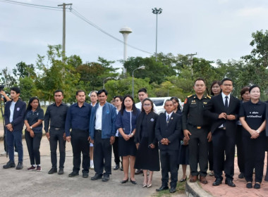 ร่วมพิธีปล่อยแถวขบวนรถอำนวยความสะดวกแก่ประชาชนในการเดินทางไปเข้าเฝ้าฯ กราบถวายบังคม พระบรมศพ สมเด็จพระนางเจ้าสิริกิติ์ พระบรมราชินีนาถ พระบรมราชชนนีพันปีหลวง ... พารามิเตอร์รูปภาพ 5