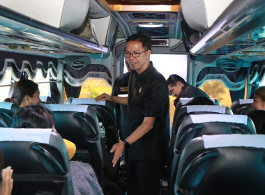 ร่วมพิธีปล่อยแถวขบวนรถอำนวยความสะดวกแก่ประชาชนในการเดินทางไปเข้าเฝ้าฯ กราบถวายบังคม พระบรมศพ สมเด็จพระนางเจ้าสิริกิติ์ พระบรมราชินีนาถ พระบรมราชชนนีพันปีหลวง ... พารามิเตอร์รูปภาพ 6