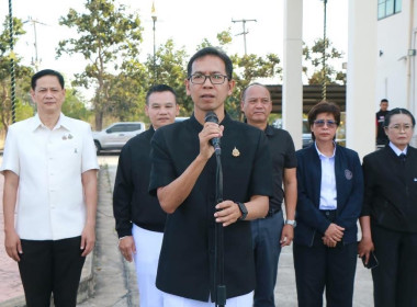 ร่วมพิธีปล่อยแถวขบวนรถอำนวยความสะดวกแก่ประชาชนในการเดินทางไปเข้าเฝ้าฯ กราบถวายบังคม พระบรมศพ สมเด็จพระนางเจ้าสิริกิติ์ พระบรมราชินีนาถ พระบรมราชชนนีพันปีหลวง ... พารามิเตอร์รูปภาพ 1