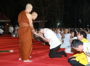ร่วมพิธีทำวัตรสวดมนต์เย็นและรับฟังพระธรรมเทศนา ... พารามิเตอร์รูปภาพ 2