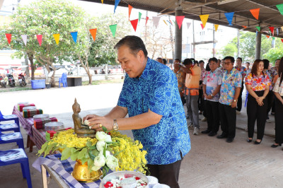 กิจกรรมสืบสานประเพณีสงกรานต์และรดน้ำขอพรผู้อาวุโส ... พารามิเตอร์รูปภาพ 1