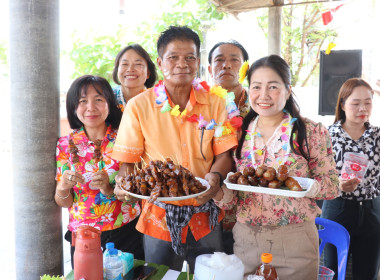 กิจกรรมสืบสานประเพณีสงกรานต์และรดน้ำขอพรผู้อาวุโส ... พารามิเตอร์รูปภาพ 7