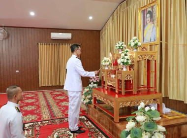 พิธีสวดพระพุทธมนต์และทำบุญตักบาตรถวายพระราชกุศล ... พารามิเตอร์รูปภาพ 1