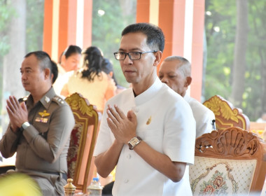 ร่วมกิจกรรมพิธีทําบุญตักบาตร ... พารามิเตอร์รูปภาพ 2