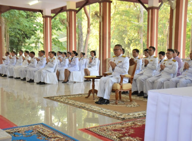 พิธีทำบุญตักบาตรเนื่องในวันพระราชสมภพ ... พารามิเตอร์รูปภาพ 2