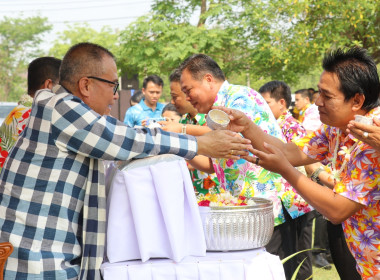 สืบสานประเพณีสงกรานต์และรดน้ำขอพรผู้ว่าราชการจังหวัดอำนาจเจริญ ... พารามิเตอร์รูปภาพ 3