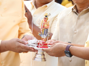 พิธีบวงสรวงตั้งศาลพระภูมิเจ้าที่และทำบุญตักบาตร พารามิเตอร์รูปภาพ 12