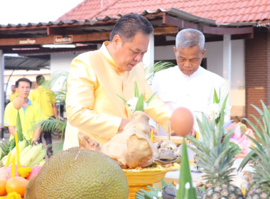 พิธีบวงสรวงตั้งศาลพระภูมิเจ้าที่และทำบุญตักบาตร พารามิเตอร์รูปภาพ 1