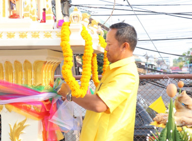 พิธีบวงสรวงตั้งศาลพระภูมิเจ้าที่และทำบุญตักบาตร พารามิเตอร์รูปภาพ 3