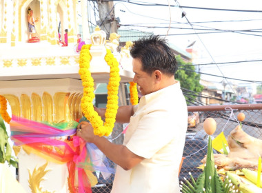 พิธีบวงสรวงตั้งศาลพระภูมิเจ้าที่และทำบุญตักบาตร พารามิเตอร์รูปภาพ 4