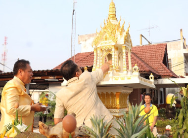 พิธีบวงสรวงตั้งศาลพระภูมิเจ้าที่และทำบุญตักบาตร พารามิเตอร์รูปภาพ 10